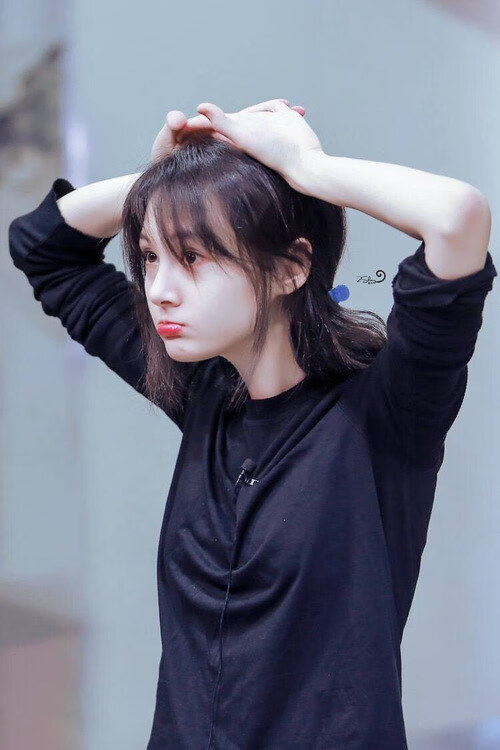 巴特尔的防守能力使袋鼠队在橄榄球锦标赛中保持领先地位,巴特尔 篮球