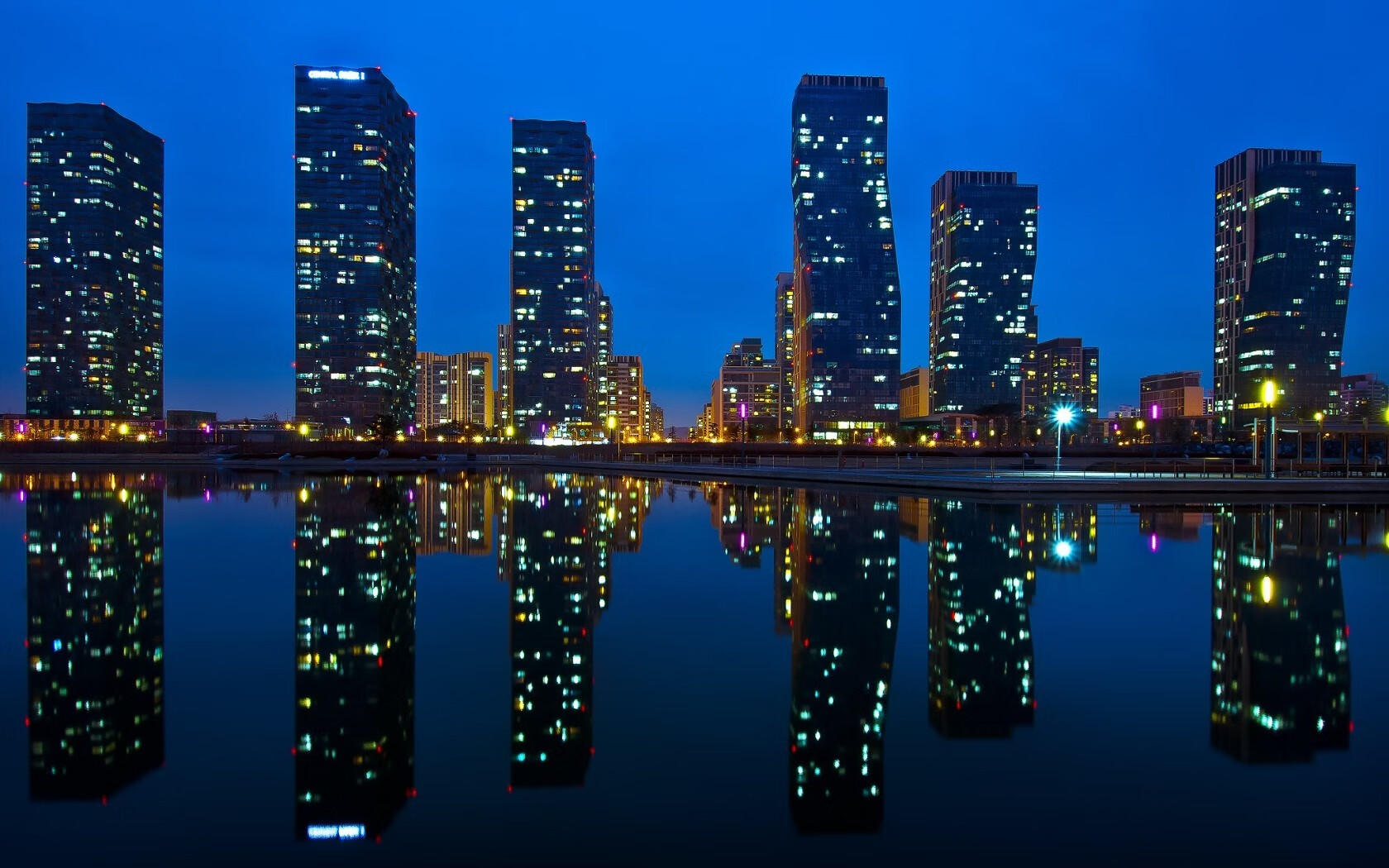 九游娱乐中心-詹姆斯数据爆表湖人继续刷新纪录，詹姆斯在湖人队的得分